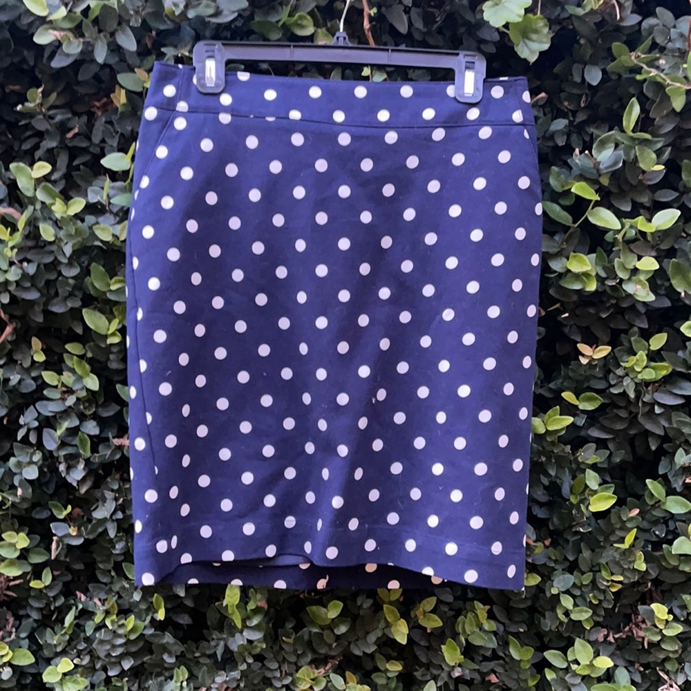 Classic Polka Dot Mini Pencil Skirt - size 6 Pockets!